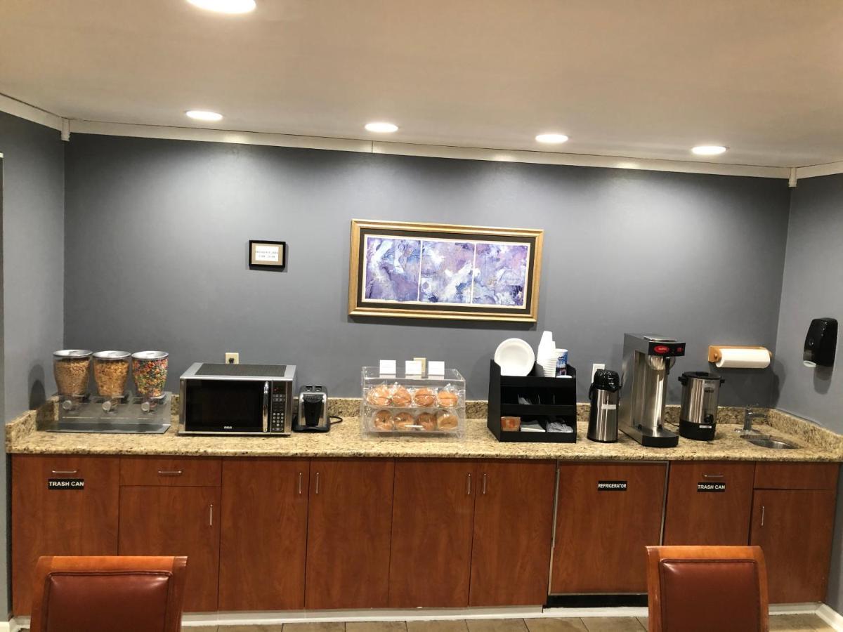 First Heritage Inn Rantoul Екстериор снимка